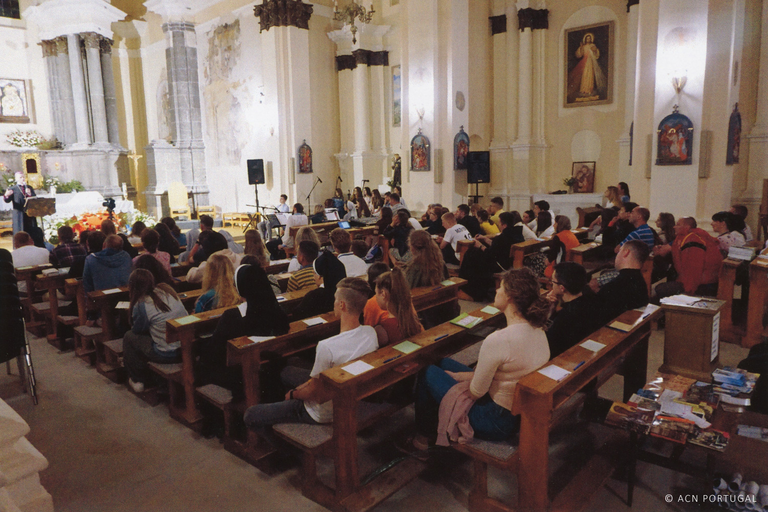 UCRÂNIA: Apoio e equipamento técnico para os encontros ecuménicos anuais de juventude administrados pelos Franciscanos no santuário Mariano de Bilshivtsi