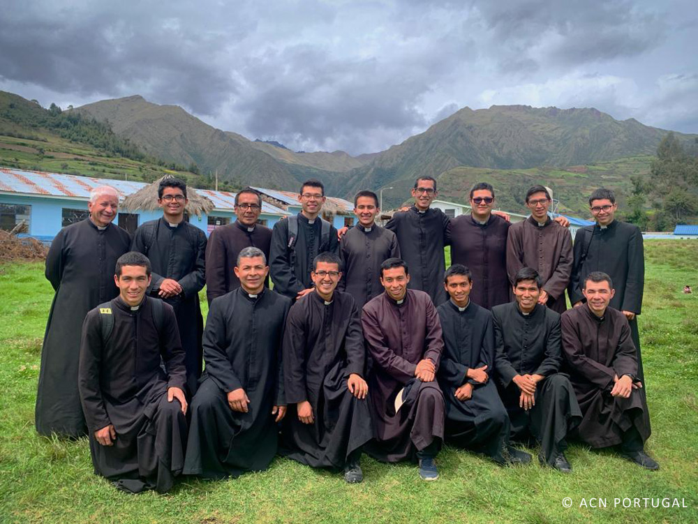 PERU: Estipêndios de Missa para 18 sacerdotes do Instituto da Palavra Encarnada
