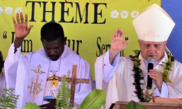 ILHAS SALOMÃO: Estipêndios de Missa para os 16 sacerdotes da Diocese de Gizo