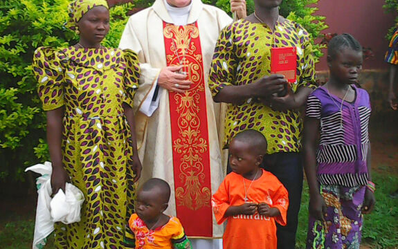 REP. CENTRO-AFRICANA: Ajuda para a formação e cuidados médicos de 24 catequistas