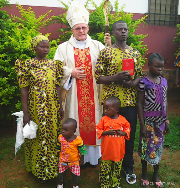 REP. CENTRO-AFRICANA: Ajuda para a formação e cuidados médicos de 24 catequistas