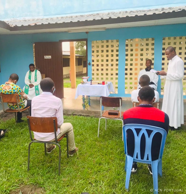 REP. DEM. CONGO: Ajuda para a formação de 59 seminaristas em Kinshasa