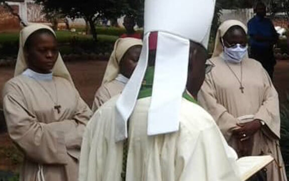 REP. DEM. CONGO: um veículo para as Irmãs Clarissas em Mbuji-Mayi