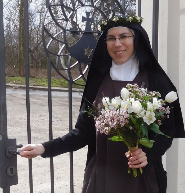 REPÚBLICA CHECA: Apoio básico para as Irmãs Carmelitas Descalças em Praga