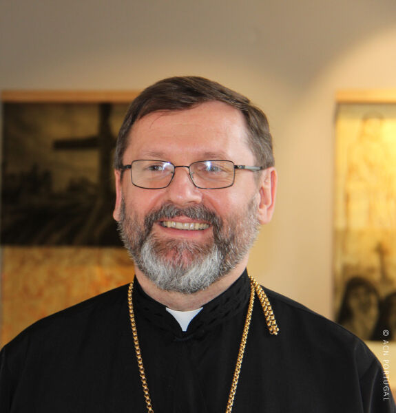 UCRÂNIA: Líder católico fala nos sacerdotes que estão nas regiões mais ameaçadas como “heróis do nosso tempo”