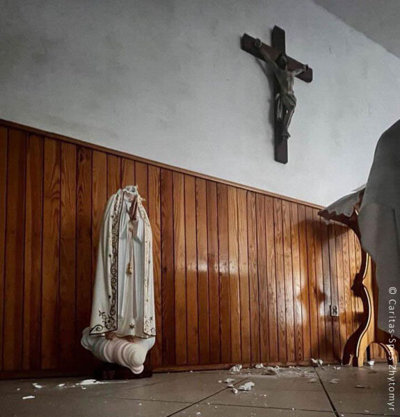 UCRÂNIA: Russos vandalizam seminário em Vorzel e destroem imagem da Virgem de Fátima: “Roubaram tudo o que podiam”