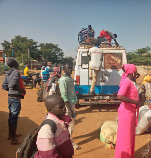 BURQUINA FASO: Diocese de Dori “corre risco de ficar isolada” após ataques terroristas, denuncia D. Laurent Dabiré