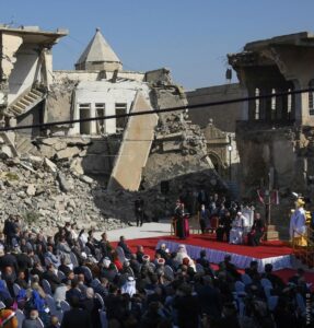 IRAQUE: “A paz é mais forte do que a guerra”, sublinhou o Papa Francisco em Mossul, onde rezou pelas vítimas dos terroristas