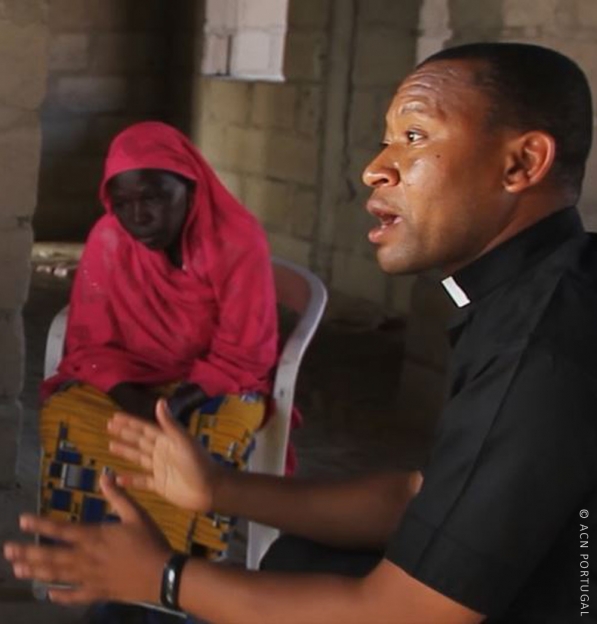 NIGÉRIA: Socorrer as vítimas do Boko Haram, o trabalho sem fim à vista do Padre Fidelis Bature