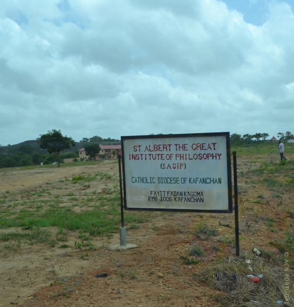 NIGÉRIA: Três jovens sequestrados em ataque por homens armados ao seminário católico na Diocese de Kafanchan