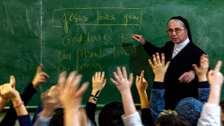 PORTUGAL: Fundação AIS lança campanha de solidariedade para que 22 mil crianças libanesas possam regressar à escola