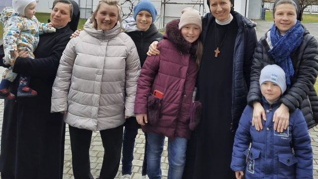 UCRÂNIA: Ajuda às Irmãs que estão a ajudar os refugiados de guerra no seu convento