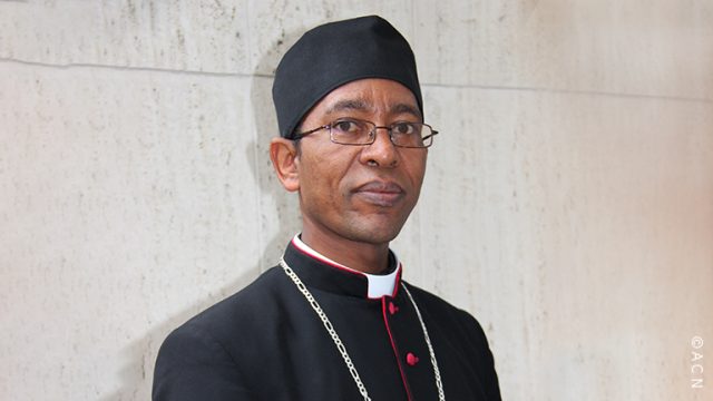 ERITREIA: Autoridades libertam Fikremariam Hagos, Bispo de Segheneity, preso desde 15 de Outubro