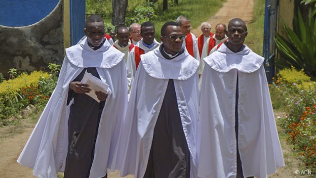 REPÚBLICA CENTRO-AFRICANA: 50 anos depois de terem chegado ao país, Carmelitas pedem ajuda para construir um novo mosteiro
