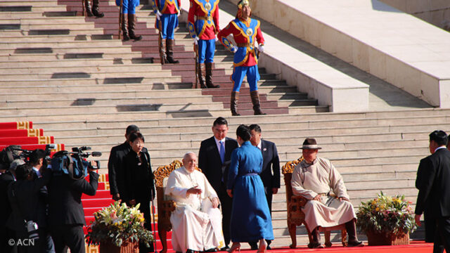 Viagem a Mongólia marcada por um clima de grande afectividade, visível no encontro inter-religioso que permitiu ao Papa sublinhar que a Igreja não tem uma agenda política, mas existe, sim, para criar pontes e laços de proximidade com todos…
