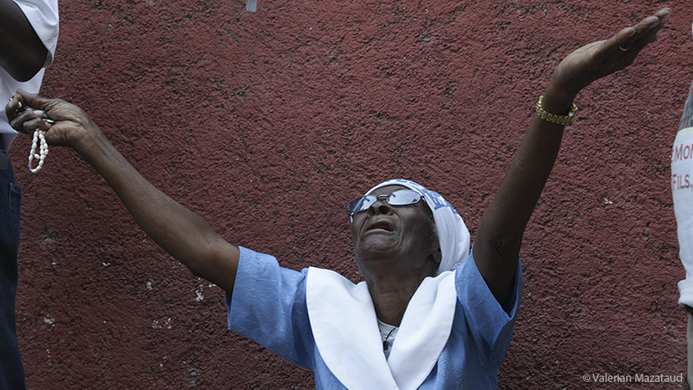 HAITI: Papa apela à libertação das seis religiosas raptadas na passada sexta-feira e pede fim da violência no país