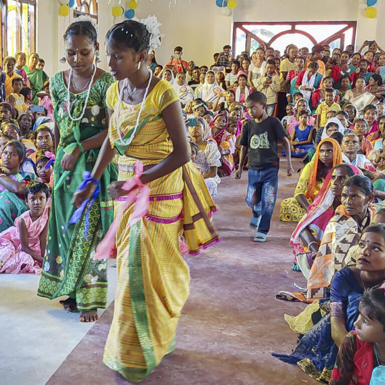 ÍNDIA: Uma nova capela para uma aldeia periférica