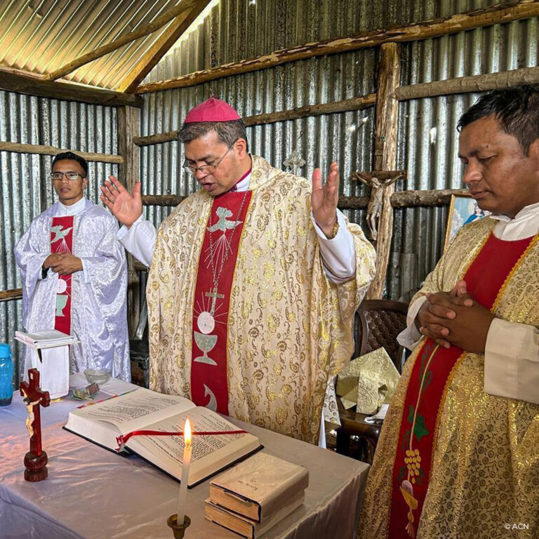 ÍNDIA: Estipêndios de Missa para os padres da Diocese de Nongstoin