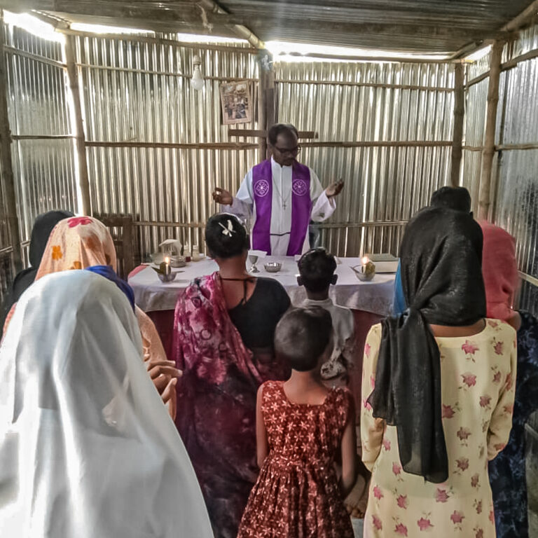 BANGLADESH: Estipêndios de Missa para sacerdotes em várias dioceses