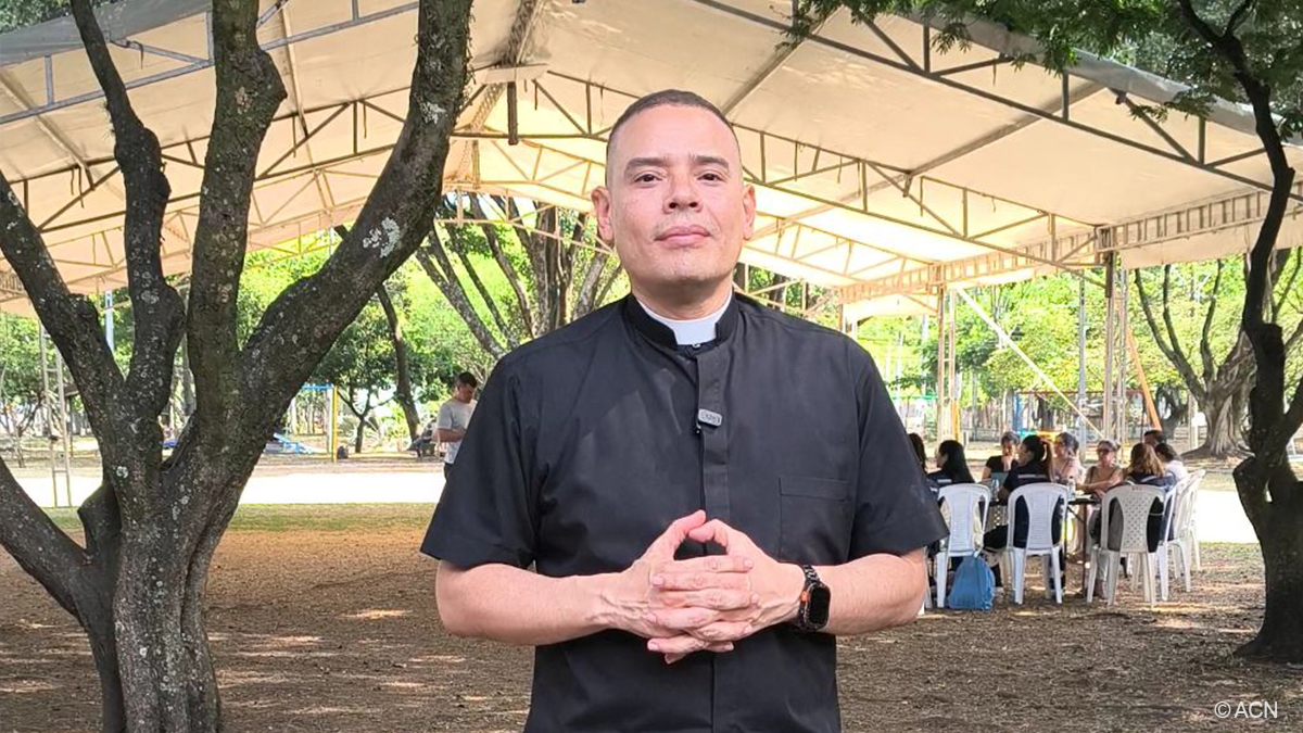 “Jesus, ele mesmo, saiu às ruas para ir ao encontro das pessoas”, diz padre face à destruição causada pelo terramoto
